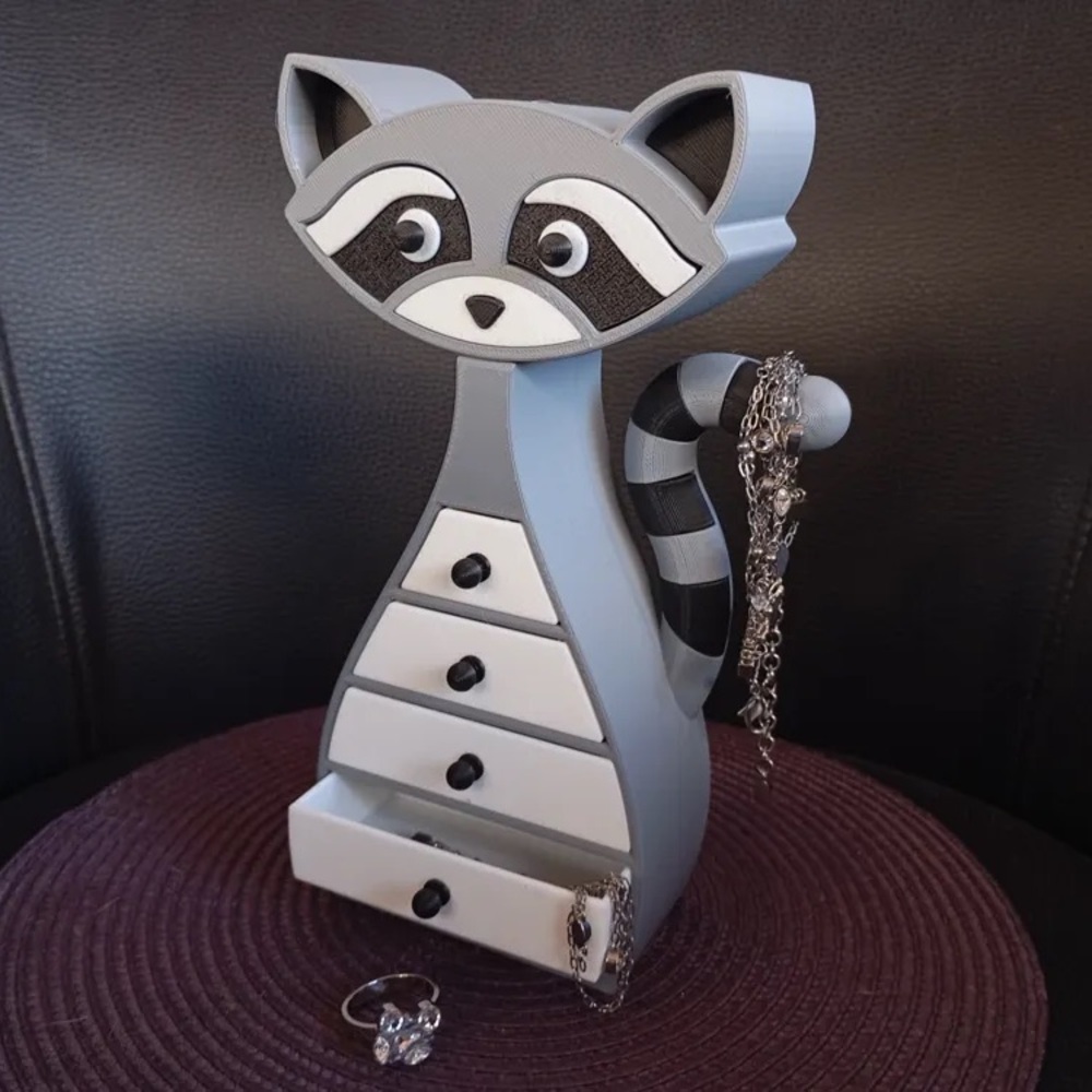 3D Printed Gray & White Raccoon Jewelry Box Holder. - Picture 4 of 8